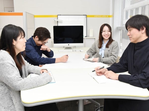 ミーティングも活発におこなっています！