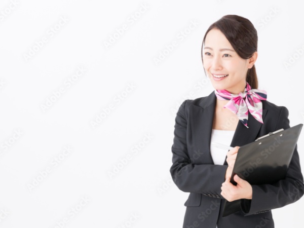 自社オフィスビルの受付スタッフ（未経験者歓迎・学歴不問）