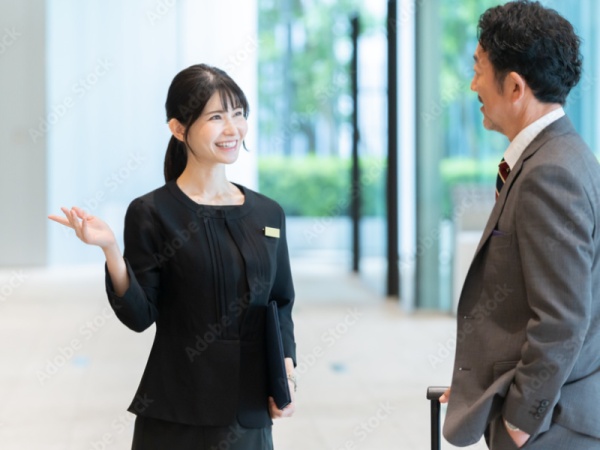 自社オフィスビルの受付スタッフ（未経験者歓迎・学歴不問）