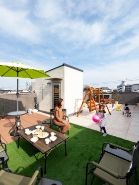 ～当社施工事例／屋上庭園～