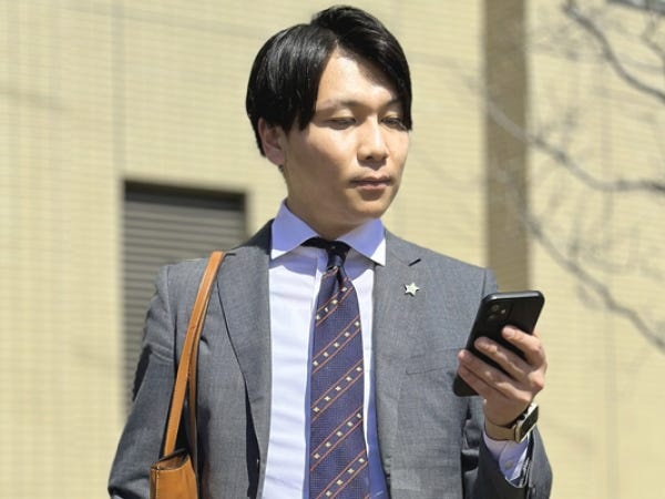 仕入れ先・販売先と営業の業務の主はやはり得意先訪問です、事前の準備を入念に行い、商談をスムーズに進めれるように気を引き締めて臨みます。