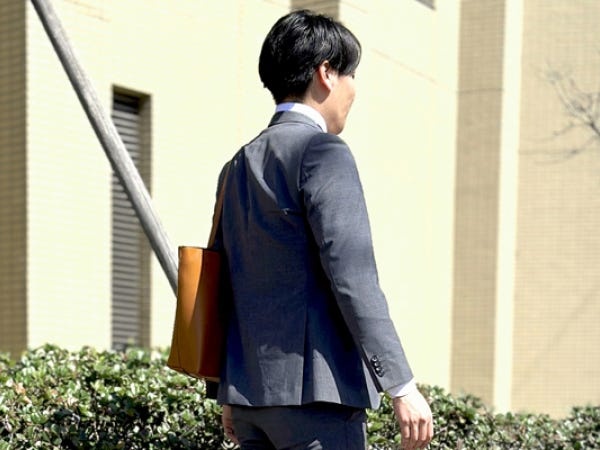 当然のことながら、1日で何社も得意先をまわる事もあるので瞬時に切り替えをして、次のお得意様にむかいます。