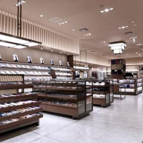 伊勢丹メンズ館１階ドレスシャツ・タイ