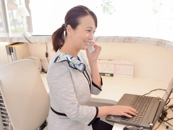 フロントスタッフ