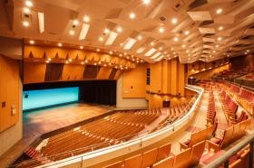 和歌山県民文化会館 大ホール（２，０００席（１室））