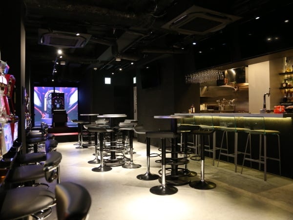 ホールスタッフ