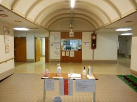 正面玄関（エントランスホール）