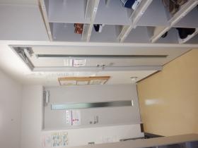 職員玄関、ロッカールーム（男女別）