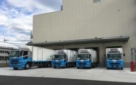 センター外観（接車状態）