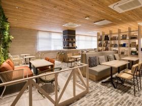 コンフォートホテル名古屋新幹線口 ライブラリーカフェ