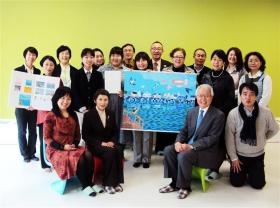 オリジナル基金の贈呈式の様子