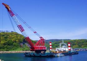 第８日の出号です。全国各地の港湾土木工事で活躍しています。