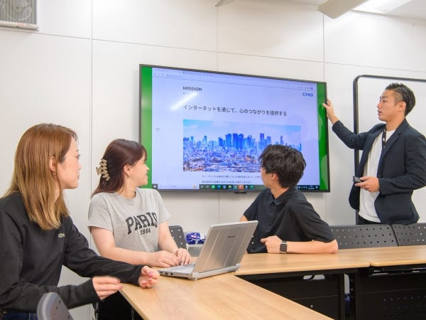 新入社員向けに研修を行っています。ここで美容業界の知識を蓄えていけるので業界未経験でも安心！