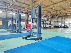 車検整備工場内の様子