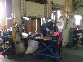 ★プレス加工機★