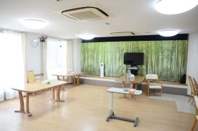 食堂の写真です！食事やレックをしています！