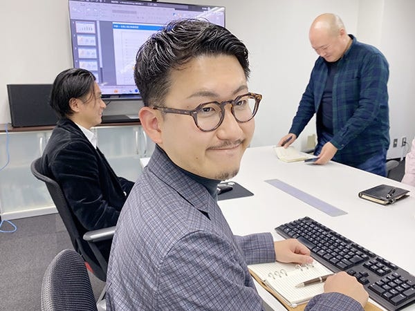 20代～30代のメンバーが中心に活躍しており、年齢の垣根なく明るく活発な雰囲気の職場です。