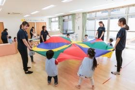 弊社施設（キッズ・キッズ長丘）保育の様子