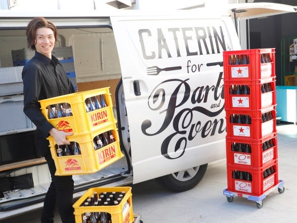 料理やドリンク、備品の運搬からパーティーの施工までを一貫して行います