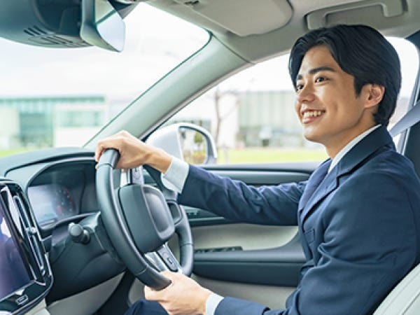 出張先では車移動がメイン！長時間運転することもあるので、ドライブが好きな方にはピッタリ☆