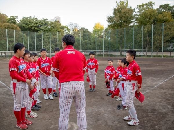 チームメイク。技術指導だけではなく、子どもの心の成長も大切な仕事です