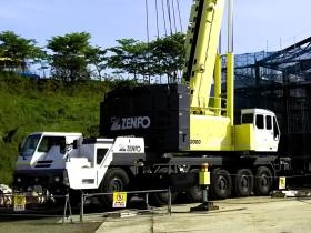 ３００ｔオールテレンクレーン