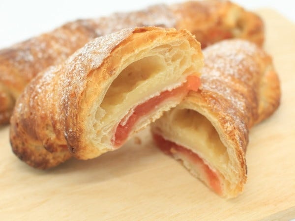 りんご飴スイーツの販売スタッフ（交通費支給あり・未経験OK）