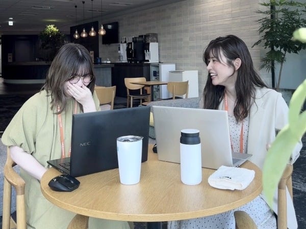 好きな席で働けます◎