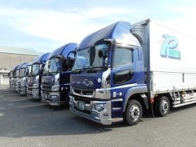 長距離配送トラック