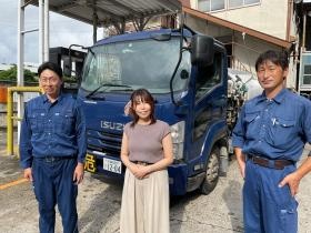 従業員とローリー車両