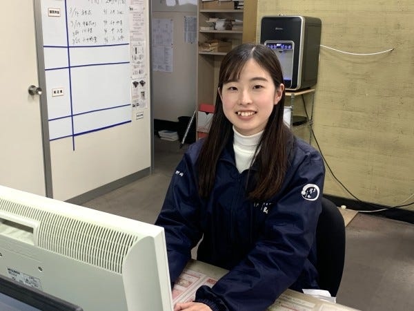 一緒に働くメンバーは女性2名。しっかりサポートするので安心してください♪