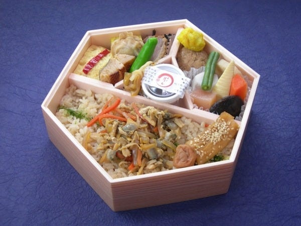 職人手作りの身体に優しいお弁当を提供しています