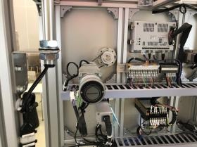 配線工事の様子３