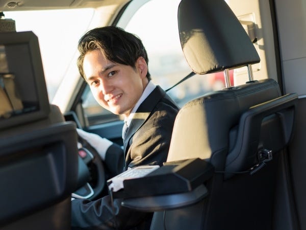 顧客の輸送に特化した、迎車専用乗務員を募集します