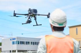 ドローンで測量もしております。