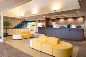 コンドミニアム フロント