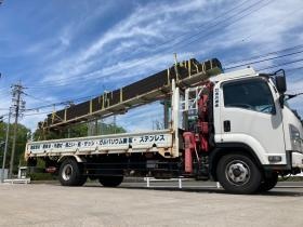 配送：屋根材を現場まで配送します