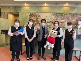 フロントスタッフ