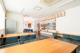 社員食堂で午後も元気に働きましょう！