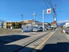 幹線道路沿いの立地で通勤に便利♪