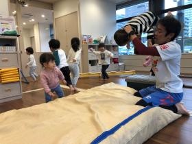 体操教室 プロの先生でダイナミックな運動を楽しみます