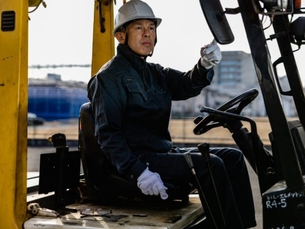 自動車部品の仕分け・部品空箱の清掃