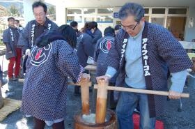 餅つき忘年会