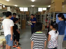 小学校向け会社見学の様子
