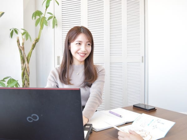 一般事務・事務スタッフ・契約社員（未経験可・普通自動車免許）