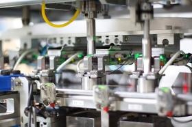 自動検査機による寸法、目視による外観検査で全数保証。