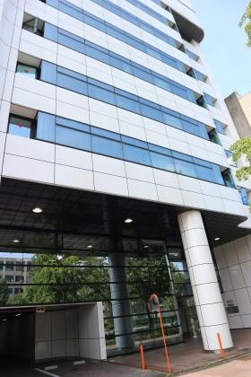 事務所ビル外観