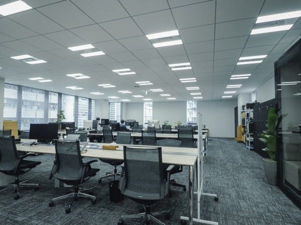 WEBマーケティング企画・WEBマーケ企画・美容系商材のマーケティング戦略の企画（フレックス可）