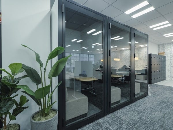 WEBマーケティング企画・WEBマーケ企画・美容系商材のマーケティング戦略の企画（フレックス可）