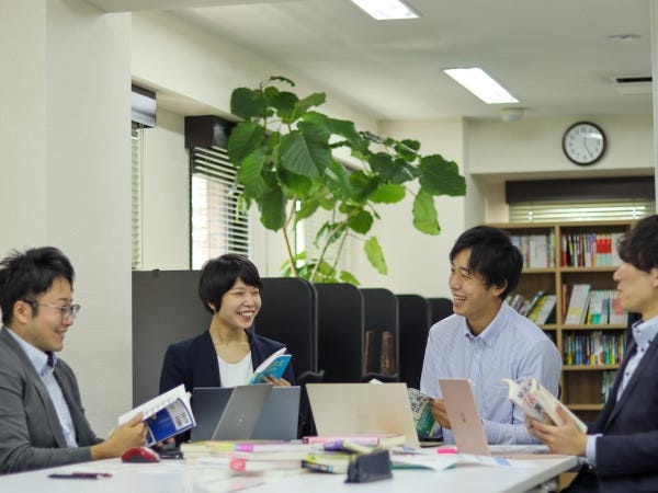 20代のスタッフが過半数の若手が活躍している職場です。頑張った分が目に見える環境なので、やりがいも多く、モチベーション高く取り組めます。